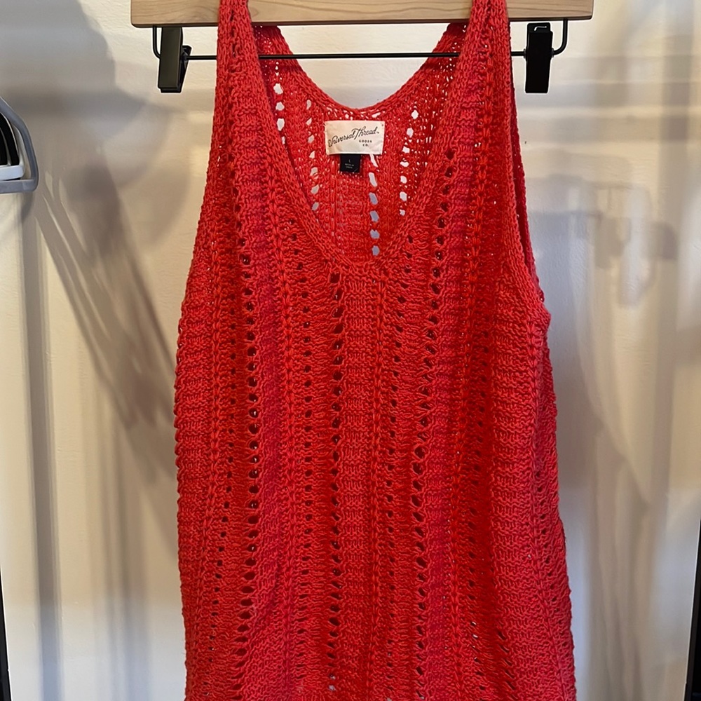 Universal Thread Sweater Tank in Large